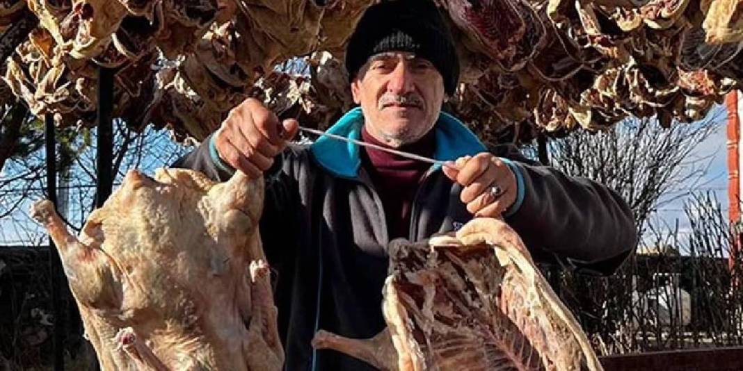 900 tanesini sıralıyor, kurusun diye açık havada bırakıyor! O yetiştiriyor talep patlıyor: Gurbetten sipariş yağıyor 4